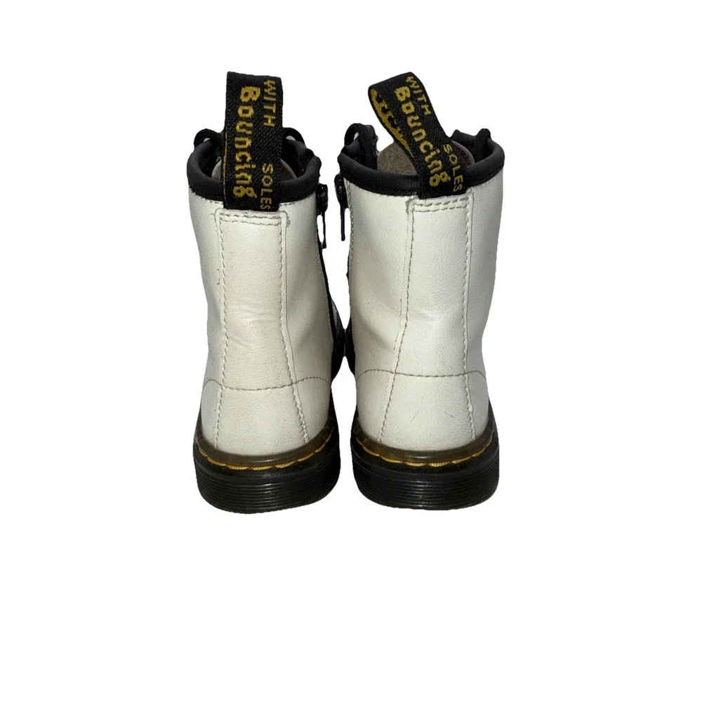 Kids Dr. Martens ZAVALA Lace Up Boots 6